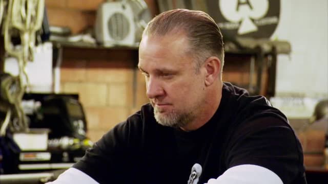 S01:E01 - Jesse James: Outlaw Garage