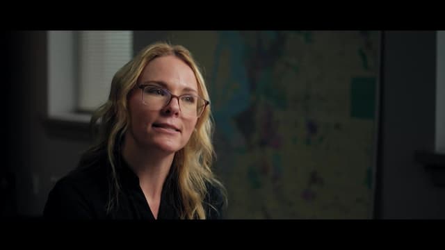 S07:E03 - Suitcase of Secrets