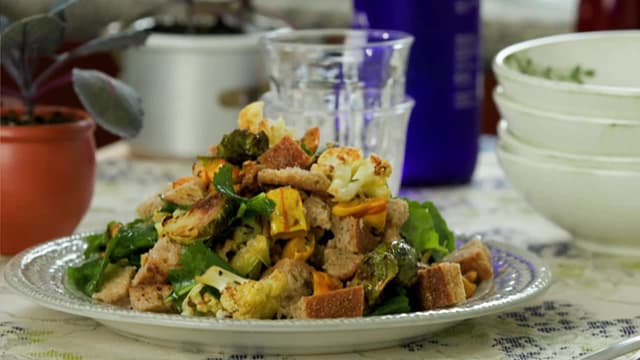 S10:E07 - Simply Dining In