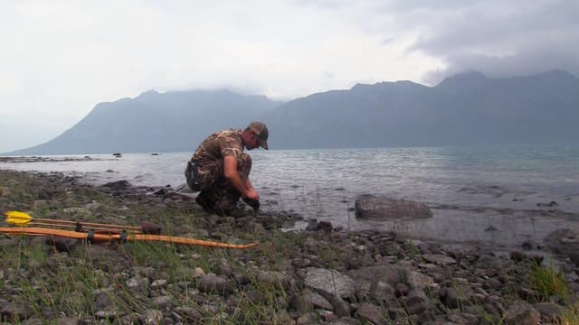 S08:E01 - The Hunted