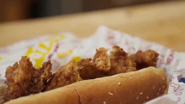 S01:E12 - Street Food Comfort