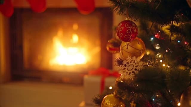 S01:E09 - Christmas Fireplace With Music & Crackling