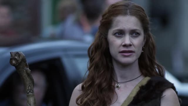 S02:E211 - S02:E11 - The Run