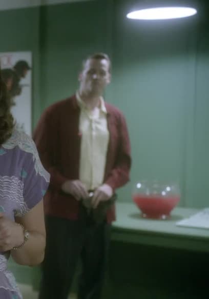 S01:E04 - Bringing Up Bombshell poster