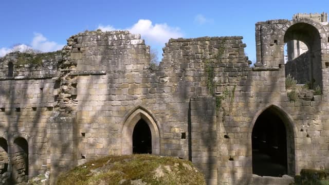 S01:E05 - Fountains Abbey