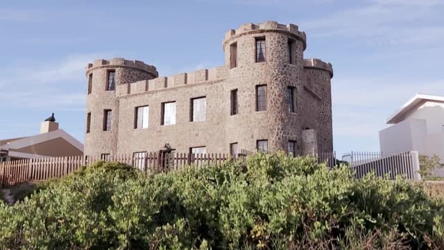 S02:E11 - Castle, Factory, Cliffside