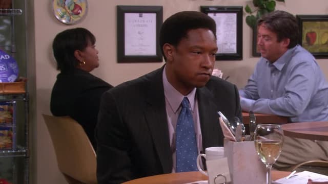 S03:E06 - Invasion of the Golddigger