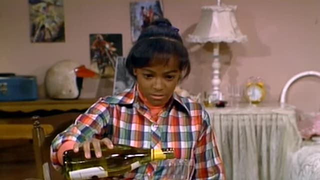 S03:E01 - Growing Pains