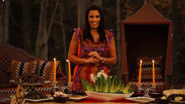 S01:E08 - Magical Mezze Amidst the Moonlight