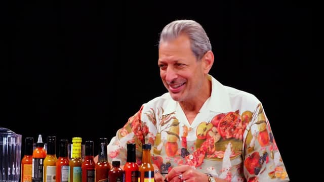 S06:E12 - Jeff Goldblum Says He Likes to Be Called Daddy While Eating Spicy Wings