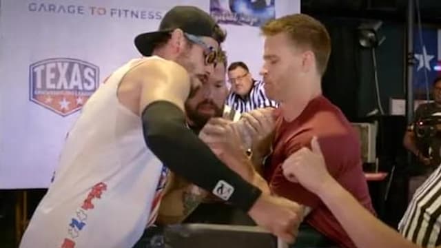 S01:E01 - Lock it Dallas