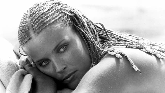 S01:E03 - Bo Derek