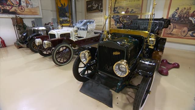 S01:E11 - Jay Leno's Steam Cars