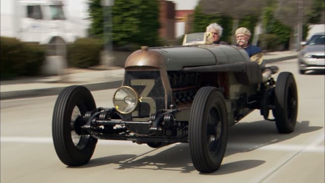 S01:E09 - Jay Leno's Room of the Giants